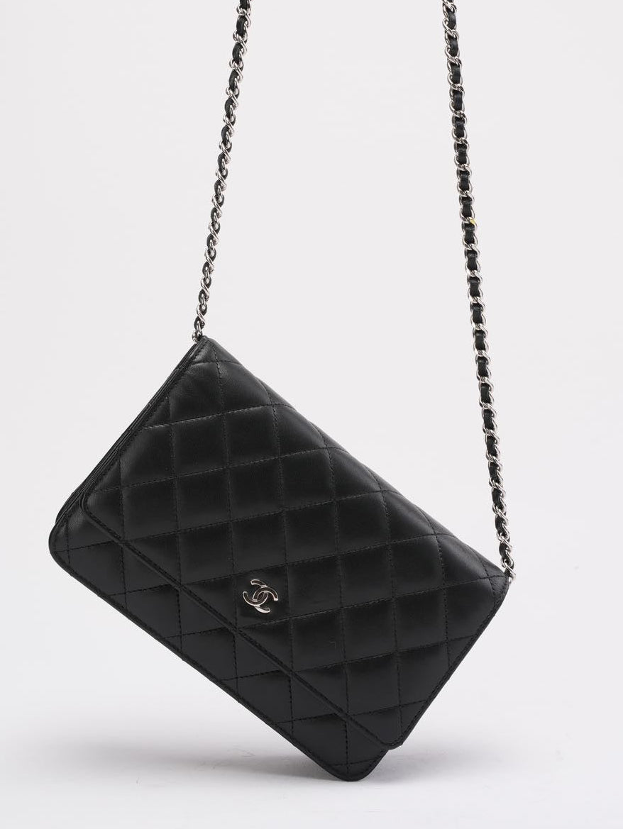 pre-owned coco-vault Chanel Black Classic Wallet on Chain (WOC) 2018