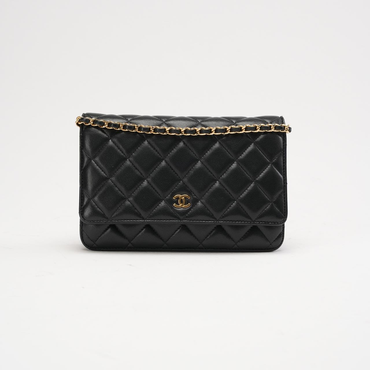 pre-owned coco-vault Chanel Black Classic Wallet on Chain (WOC) 2021