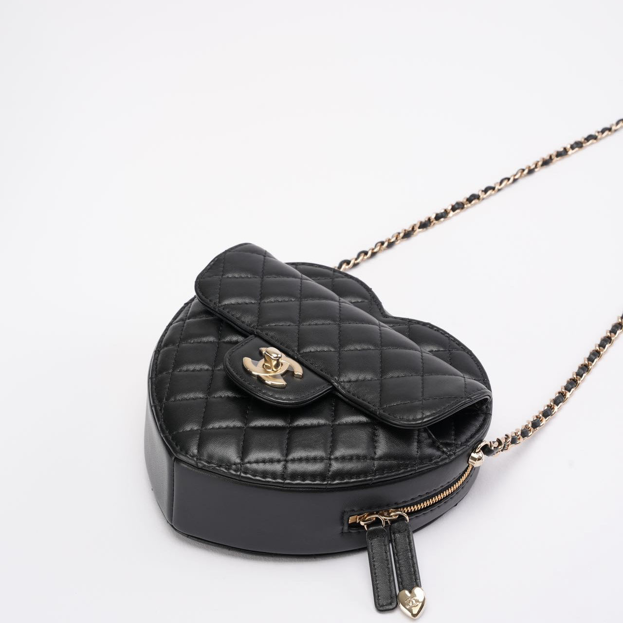 pre-owned coco-vault Chanel Black Lambskin Quilted CC in Love Heart Clutch with Chain 2022