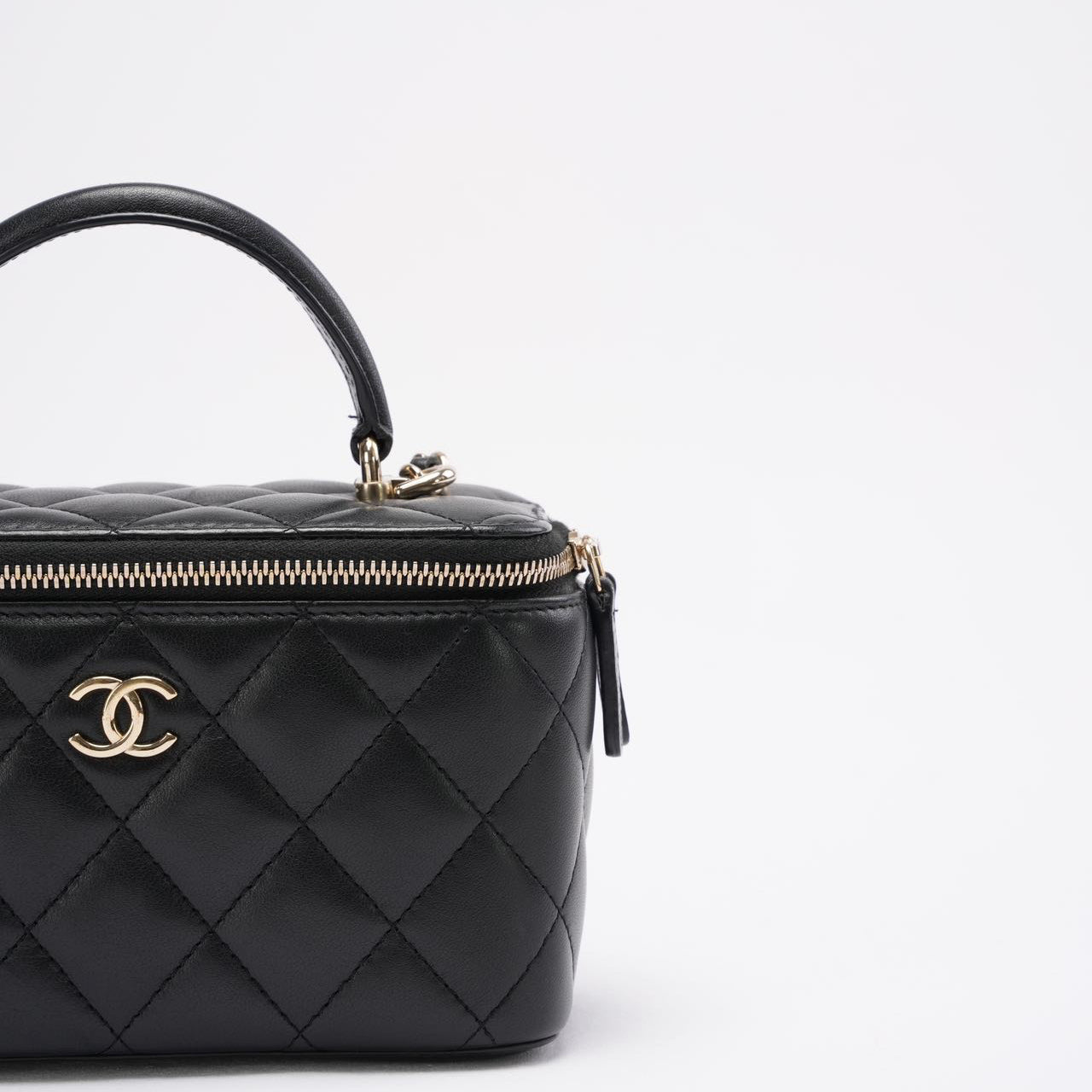 pre-owned coco-vault Chanel Black Small Lambskin Top Handle Vanity Case