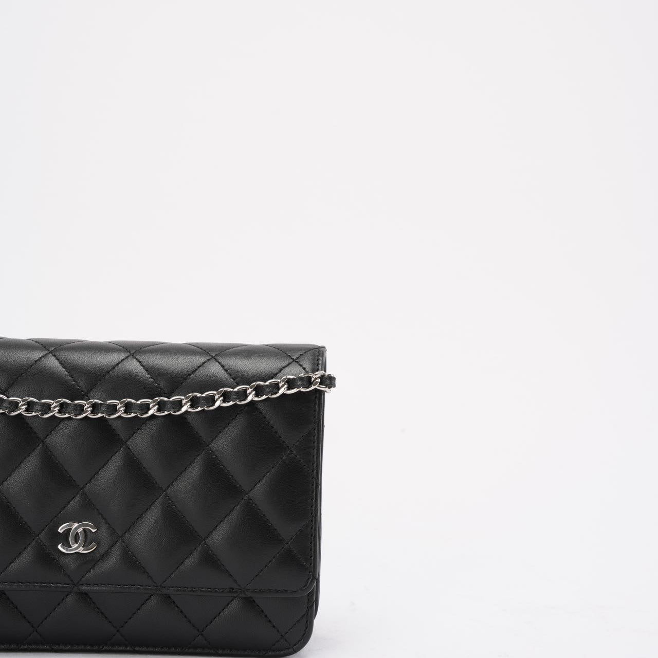 pre-owned coco-vault Chanel Black Classic Wallet on Chain (WOC) 2018
