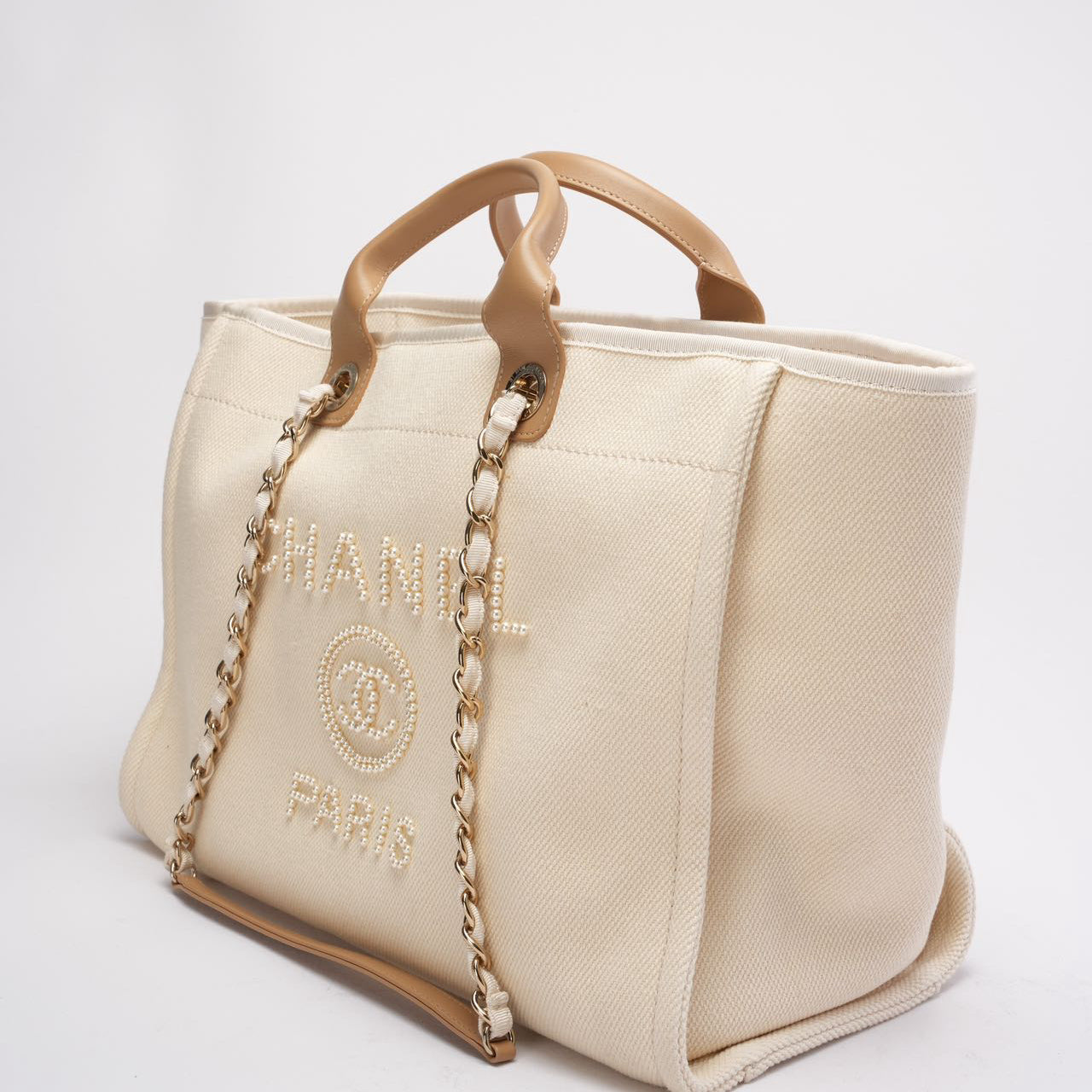 pre-owned coco-vault Chanel White Large Pearls Deauville Shopping Tote 2020