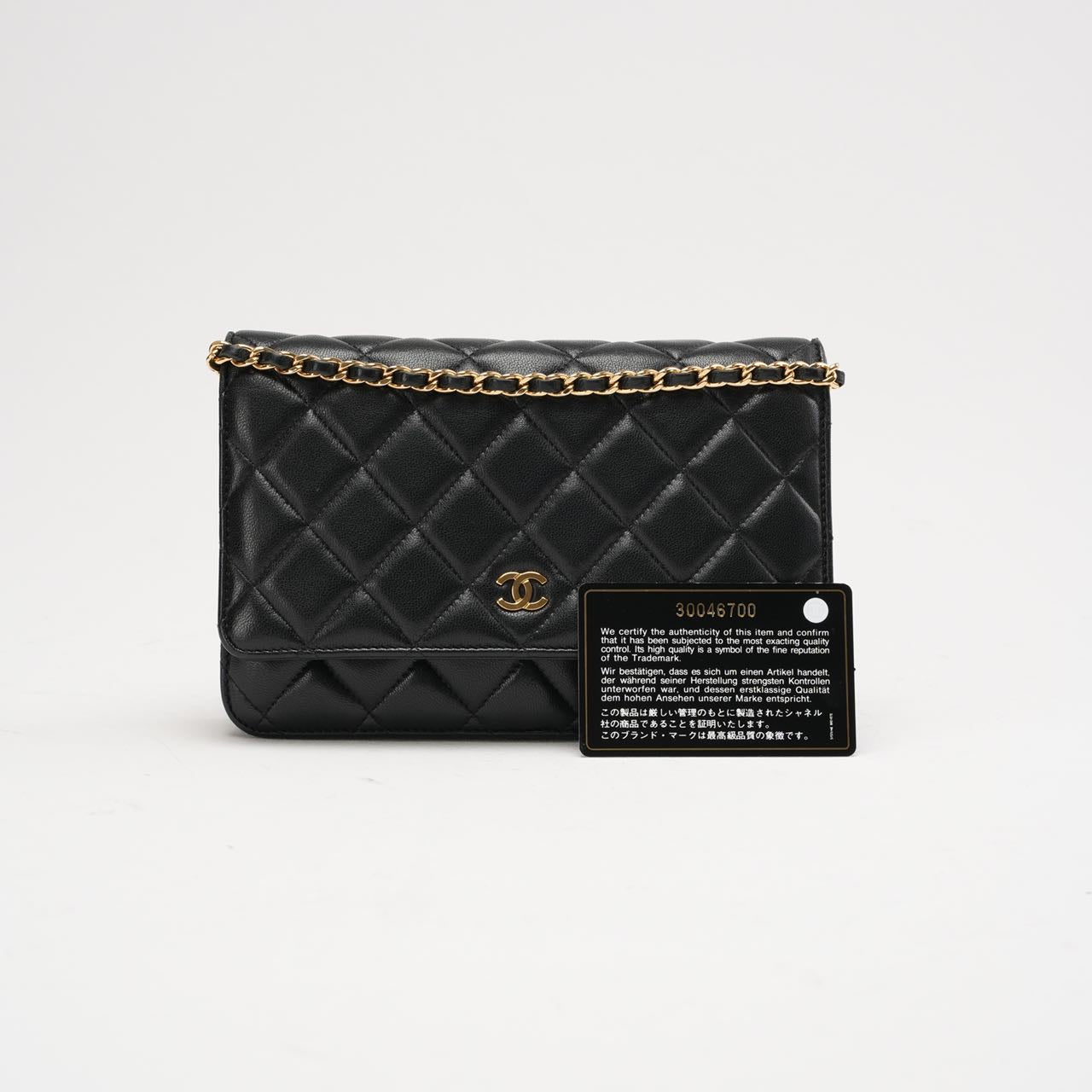 pre-owned coco-vault Chanel Black Classic Wallet on Chain (WOC) 2021