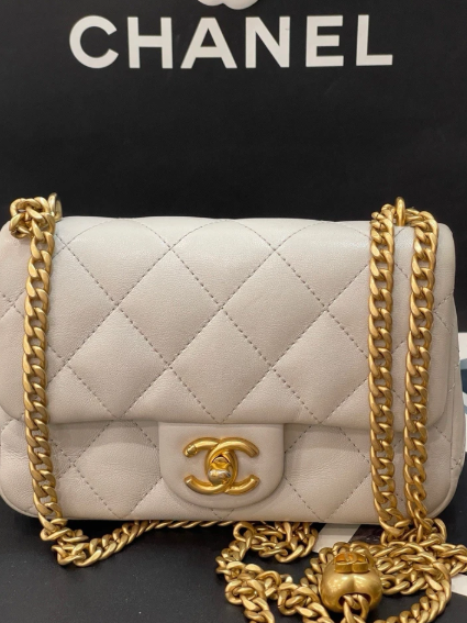 Pre-owned Chanel 25C Light Grey Lambskin Flap Bag