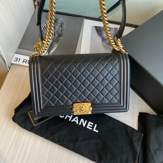 Pre-owned Chanel Boy Large Black Quilted Calfskin Leather Shoulder Bag
