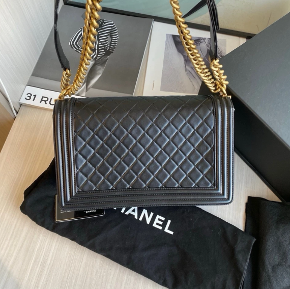 Pre-owned Chanel Boy Large Black Quilted Calfskin Leather Shoulder Bag