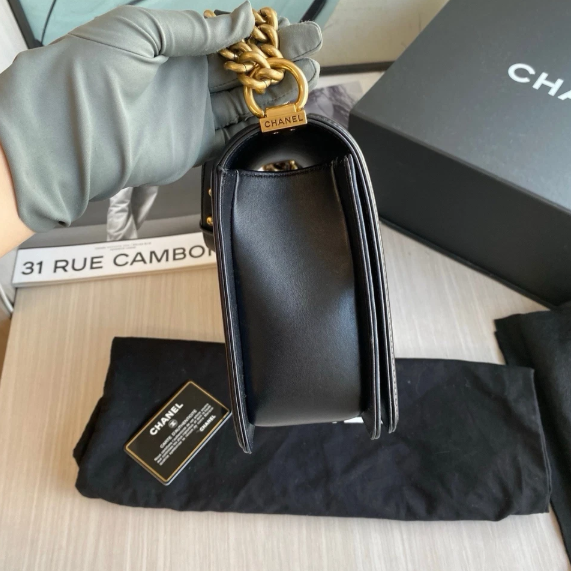 Pre-owned Chanel Boy Large Black Quilted Calfskin Leather Shoulder Bag
